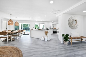646 Park Shore Dr in Naples, FL - Building Photo - Building Photo