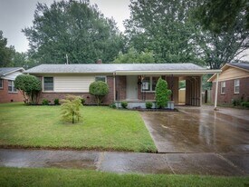 1898 Sea Isle Rd in Memphis, TN - Building Photo
