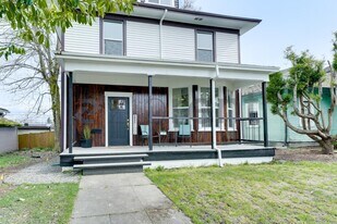 907 S Ainsworth Ave in Tacoma, WA - Building Photo