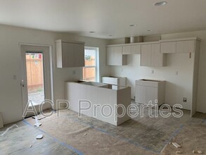 2010 Aaron Dr in Lynden, WA - Building Photo - Building Photo