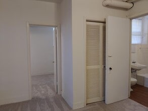 Calhoun Beach Apartments in Minneapolis, MN - Building Photo - Interior Photo
