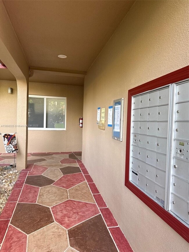 850 SW 138th Ave in Pembroke Pines, FL - Building Photo - Building Photo
