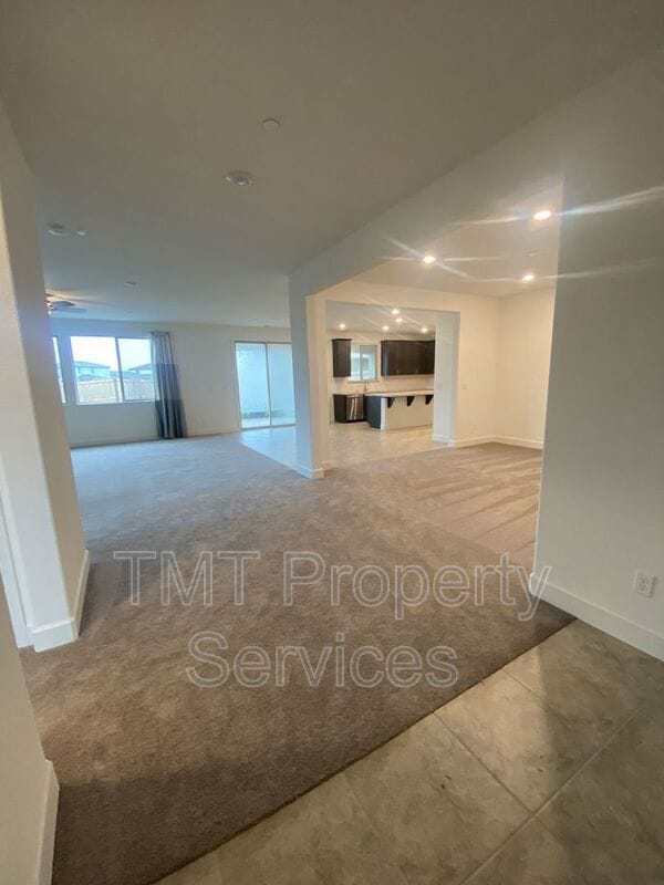 9480 Sedgefield Ave in Elk Grove, CA - Building Photo - Building Photo