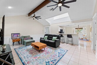 908 Green Meadow Dr in Round Rock, TX - Building Photo - Building Photo