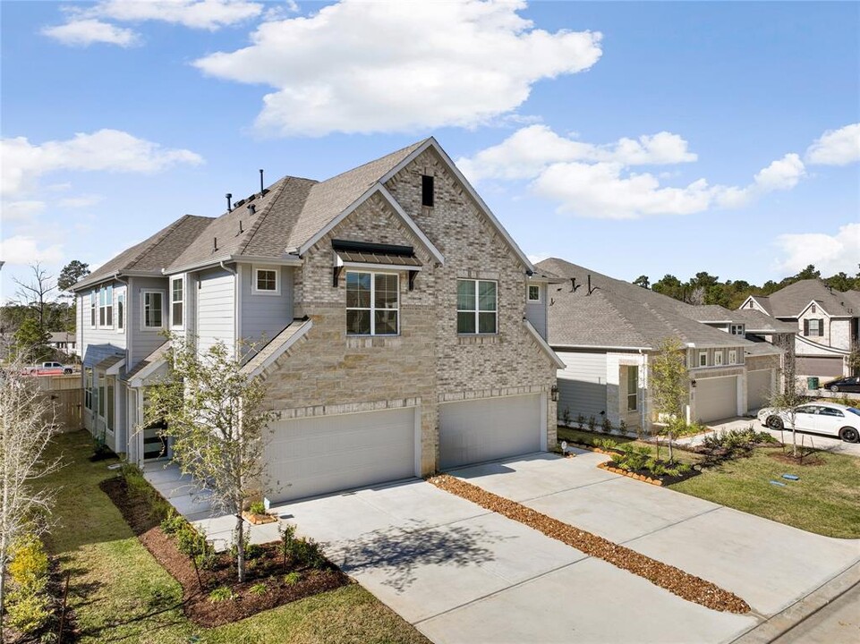 616 Silver Pear Ct in Montgomery, TX - Building Photo