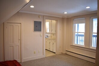 64 Elm St in Auburn, ME - Building Photo - Building Photo