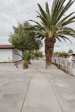 661 Riata Way in Las Vegas, NV - Building Photo - Building Photo