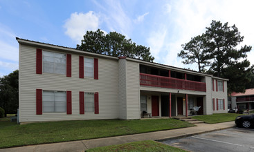 Creekside Apartments in Mobile, AL - Building Photo - Building Photo