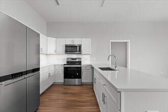 1900 W Lawrence Ave in Chicago, IL - Building Photo - Building Photo