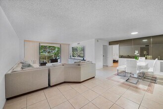 3200 S Ocean Blvd in Palm Beach, FL - Building Photo - Building Photo