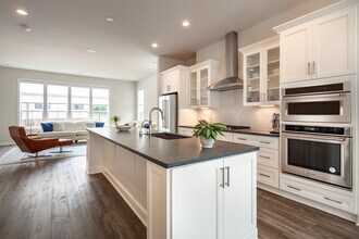 1770 Violet Ridge Pl in McLean, VA - Building Photo - Building Photo