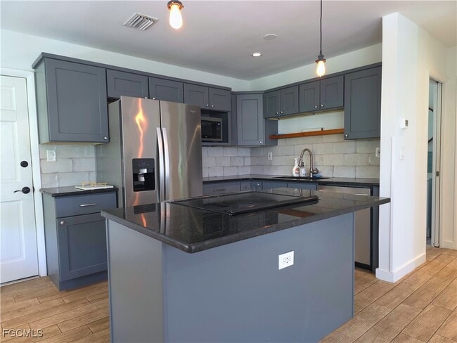 property at 1915 Llewellyn Dr