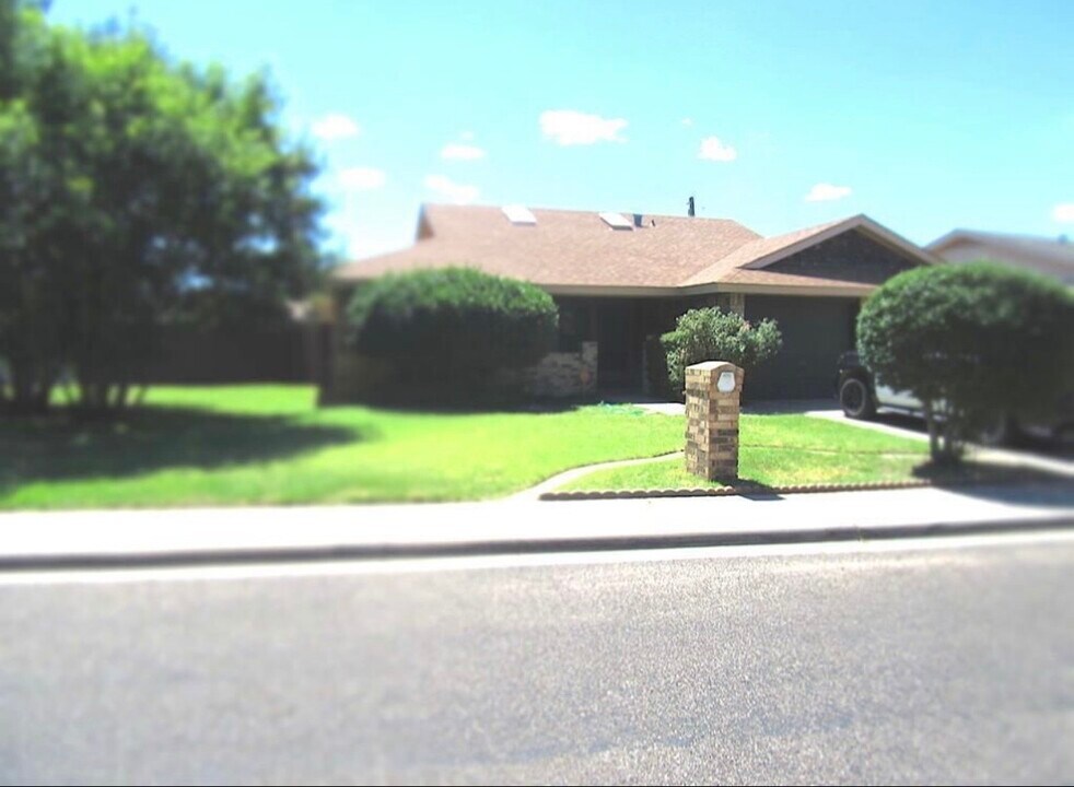 103 Conley Pl in Odessa, TX - Foto de edificio