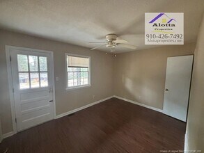 4212 S Dowfield Dr in Fayetteville, NC - Foto de edificio - Building Photo