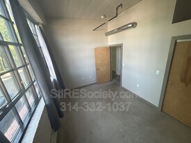 8125 Michigan Ave in St. Louis, MO - Building Photo