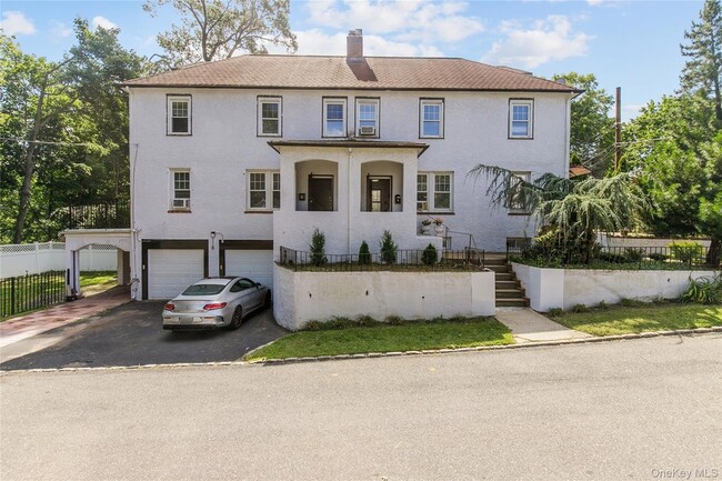 property at 11 A Floyd Pl