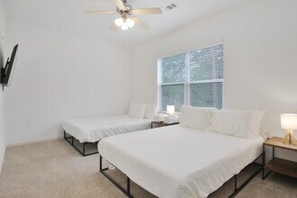 8325 Coventry Ct in North Charleston, SC - Building Photo - Building Photo