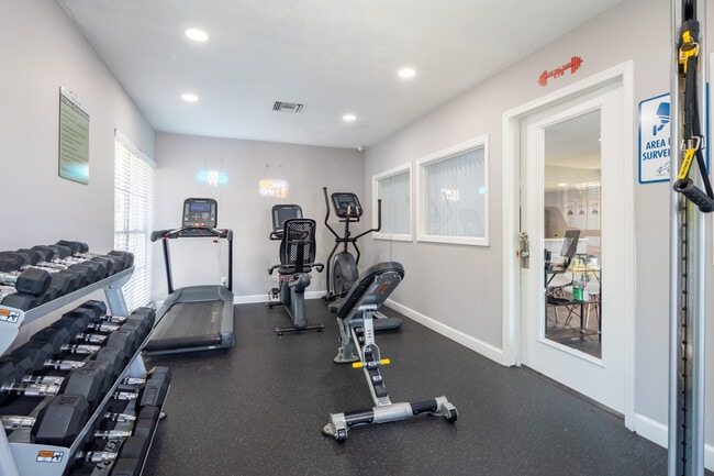 Central Park at East Bay in Largo, FL - Foto de edificio - Interior Photo