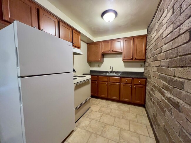 property at 103 Kellywood Manor