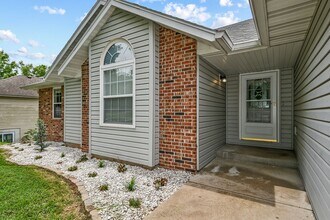 5953 S Roanoke Ave in Springfield, MO - Building Photo - Building Photo