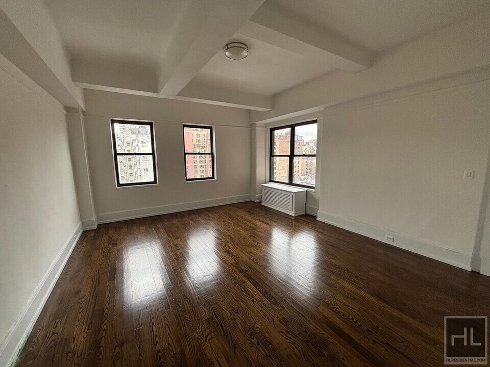 WEST 73 STREET in New York, NY - Building Photo