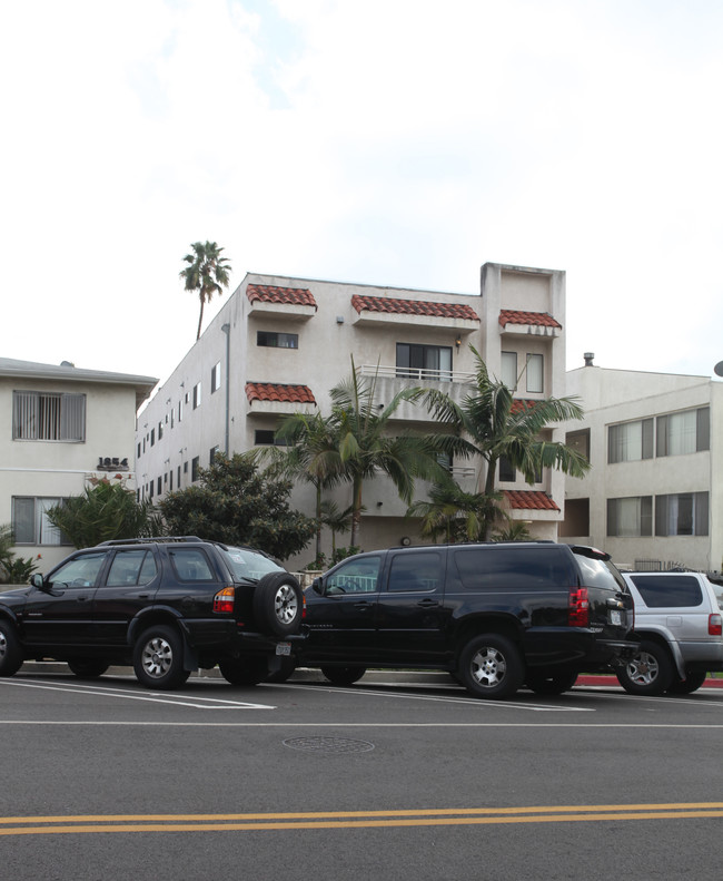 1850 Winona Blvd in Los Angeles, CA - Foto de edificio - Building Photo