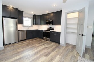 400 SW E St in Bentonville, AR - Building Photo - Building Photo