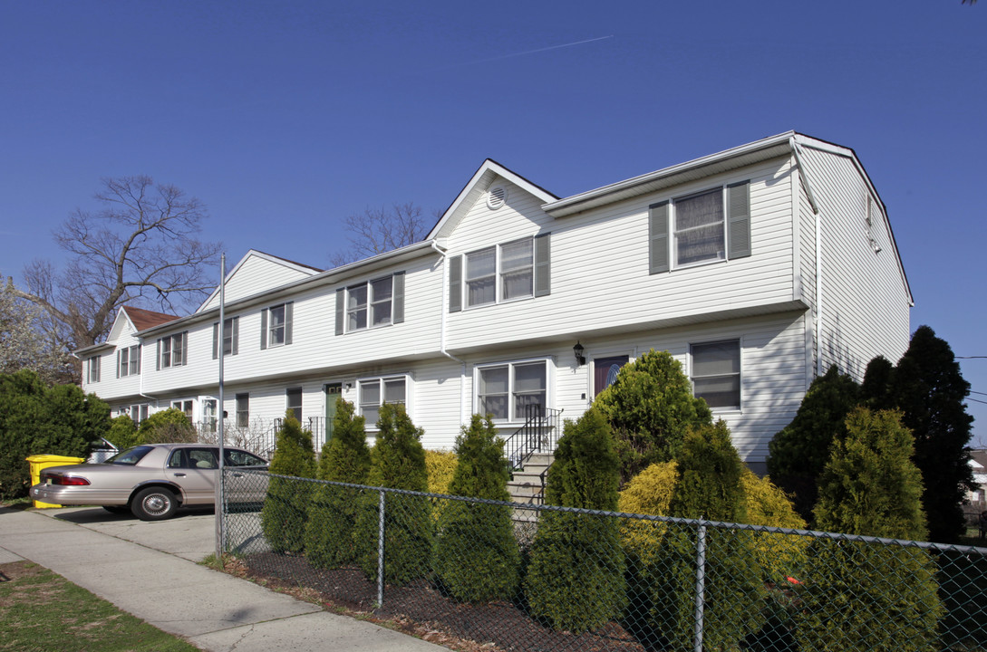 403 6th St in Lakewood, NJ - Foto de edificio