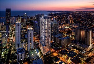 1000 Brickell Plz, Unit PH5503 in Miami, FL - Building Photo