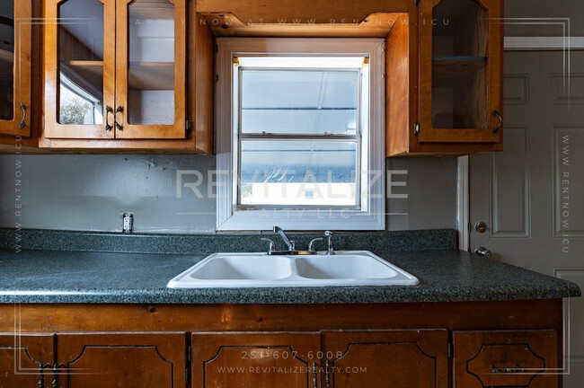 3513 Sherlawn Dr in Moss Point, MS - Building Photo - Building Photo