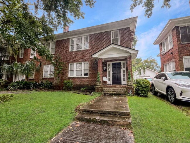521 E 49th St in Savannah, GA - Building Photo - Building Photo