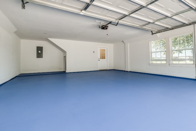 511 N Davis Dr in Arlington, TX - Foto de edificio - Building Photo