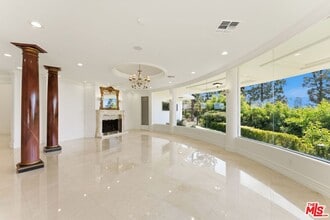 1725 Loma Vista Dr in Beverly Hills, CA - Building Photo - Building Photo