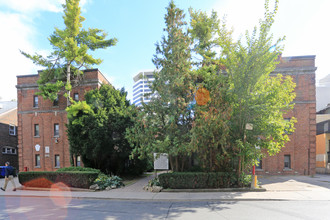 17 Heath St in Toronto, ON - Building Photo - Primary Photo