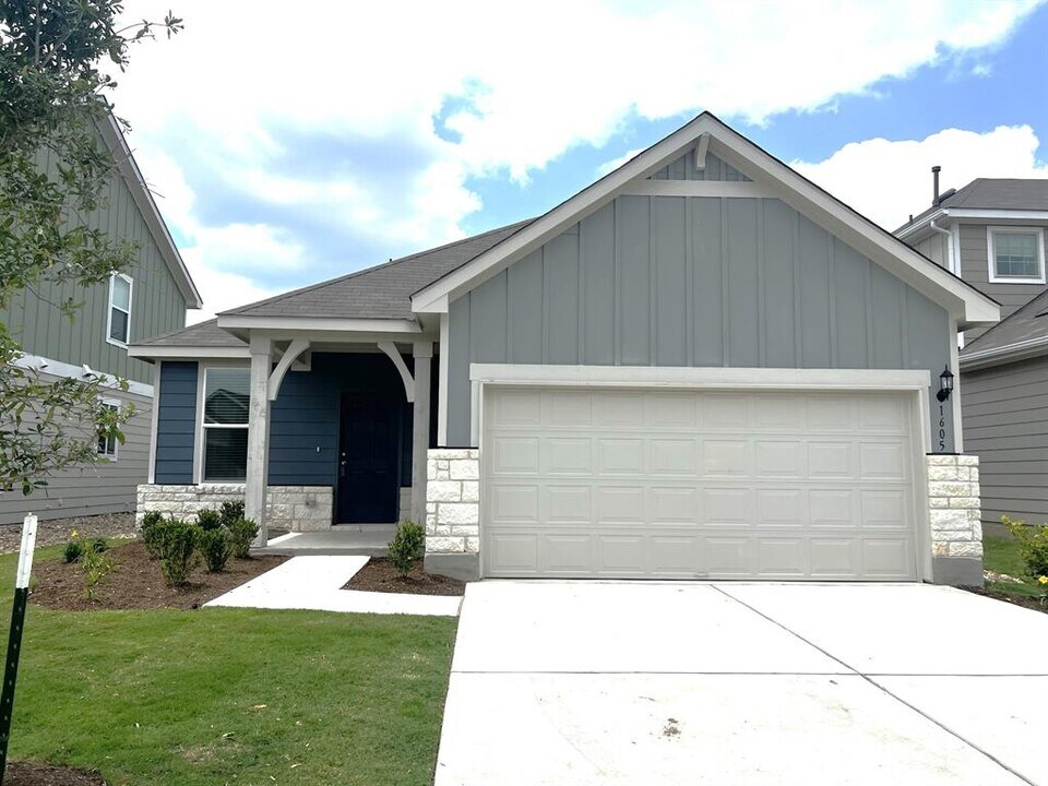 1605 Hope Rnch Rd in Leander, TX - Building Photo