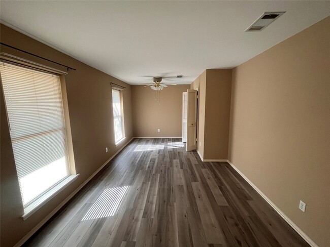 415 Ray Ave, Unit 066101 in Desoto, TX - Building Photo - Building Photo
