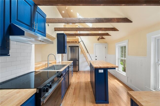 property at 32 Richmond St