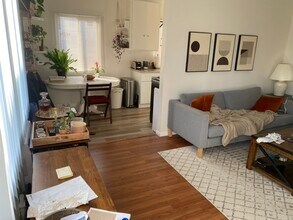 545 N Hoover St, Unit 2 in Los Angeles, CA - Foto de edificio - Building Photo