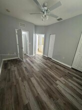8811 S Isles Cir in Tamarac, FL - Building Photo - Building Photo