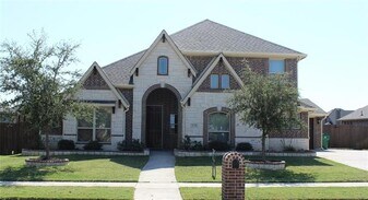 520 Stillwater Dr in Waxahachie, TX - Building Photo