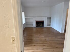 112 E 69th Way, Unit 112 in Long Beach, CA - Building Photo