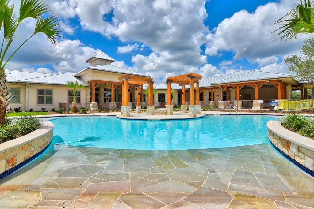 Azure City Living in Helotes, TX - Foto de edificio