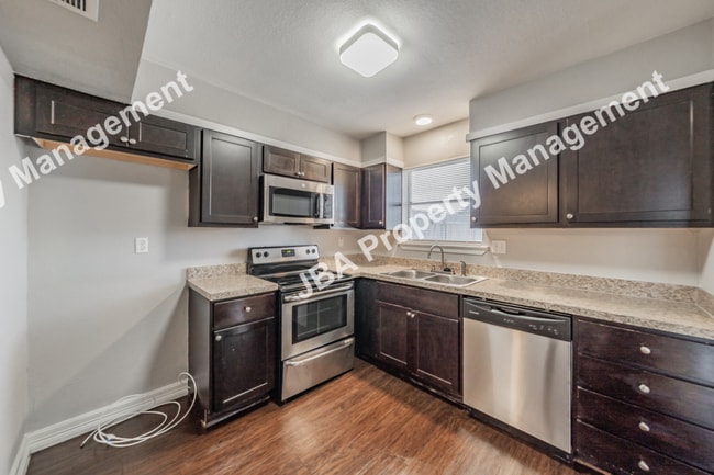 1758 Belshire Ct in Fort Worth, TX - Building Photo - Building Photo