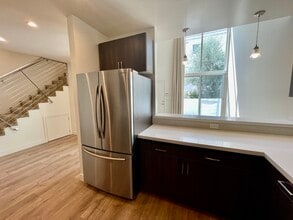 6133 Fountain Ave, Unit 103 in Los Angeles, CA - Building Photo - Building Photo