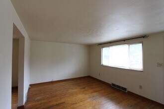 619 Whitney Ave-Unit -Apt. 1 in Pittsburgh, PA - Building Photo - Building Photo