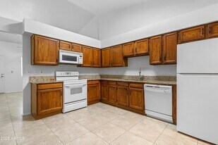 5136 E Evergreen St in Mesa, AZ - Building Photo