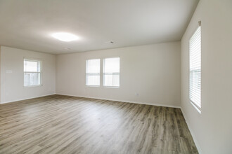 16915 Lacey Bell Ln in Richmond, TX - Building Photo - Building Photo