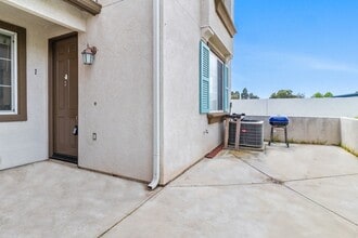 308 Island Way in Oceanside, CA - Building Photo - Building Photo