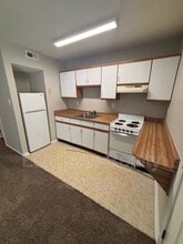 4913 Villa Fair Rd in Louisville, KY - Building Photo - Building Photo