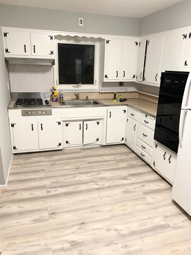 16622 Willets Point Blvd Apartments and Nearby Whitestone Apartments